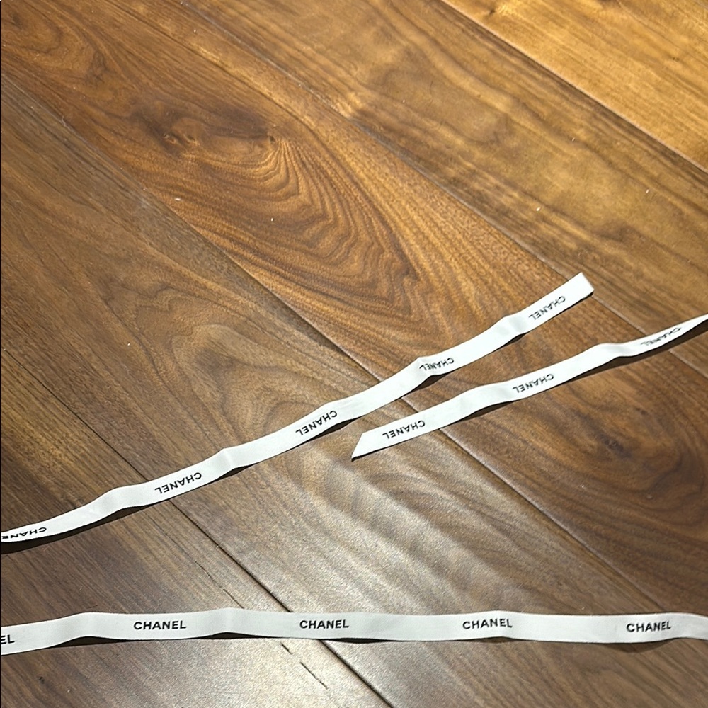 TWO Chanel ribbons - Picture 2 of 2